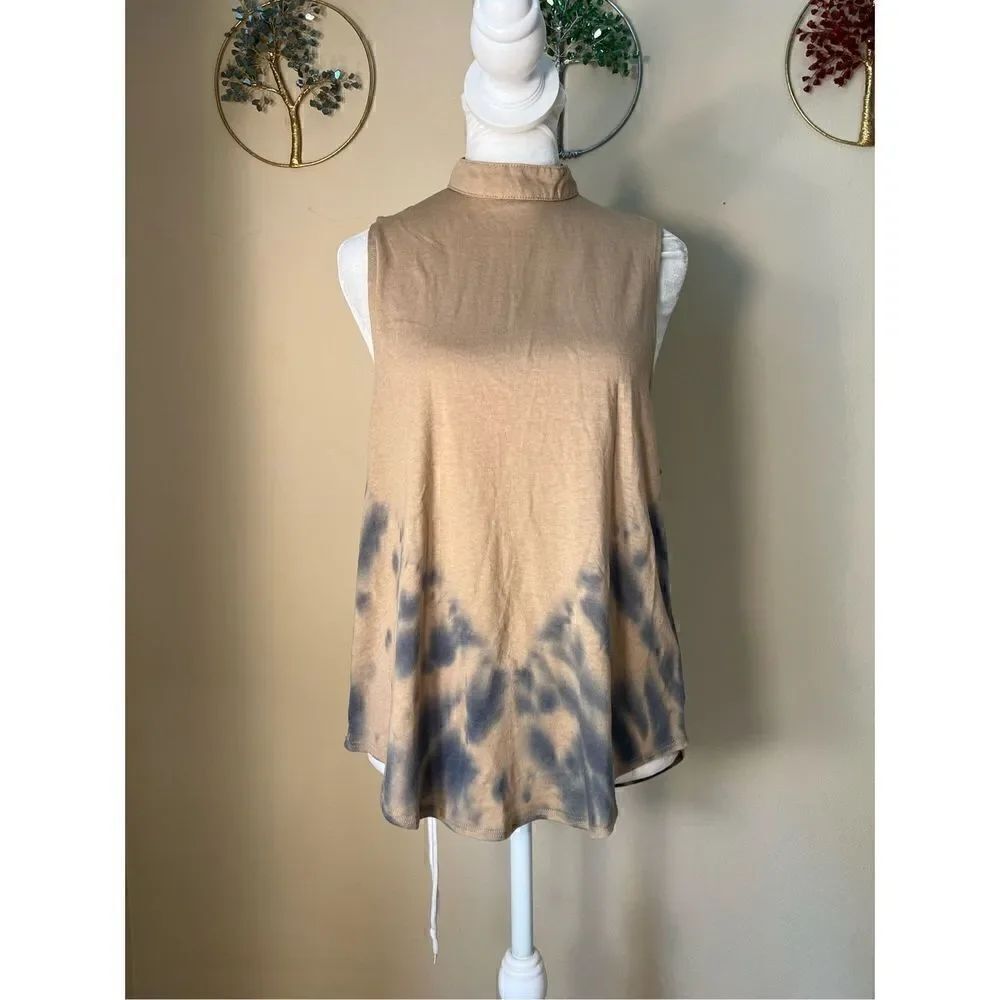 NWT! Chaser Tan Dip Tie Dye Blue High Neck Back Cut Out Tank Top Medium